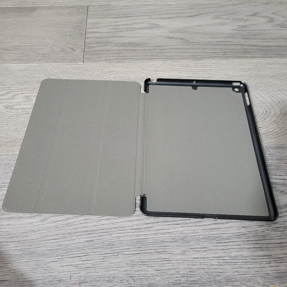 New IPad 9.7 cover with Michelob Ultra sign